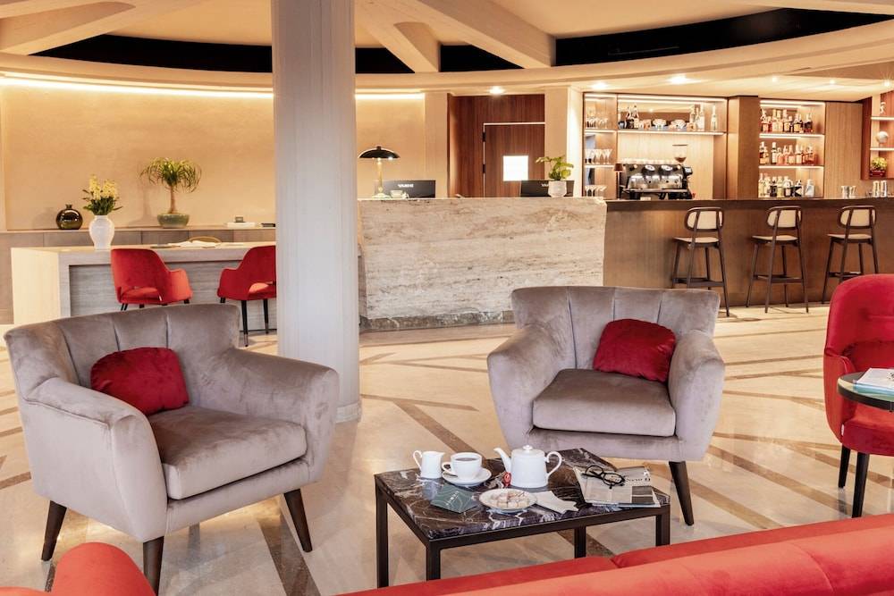 Adoro Hotel 2