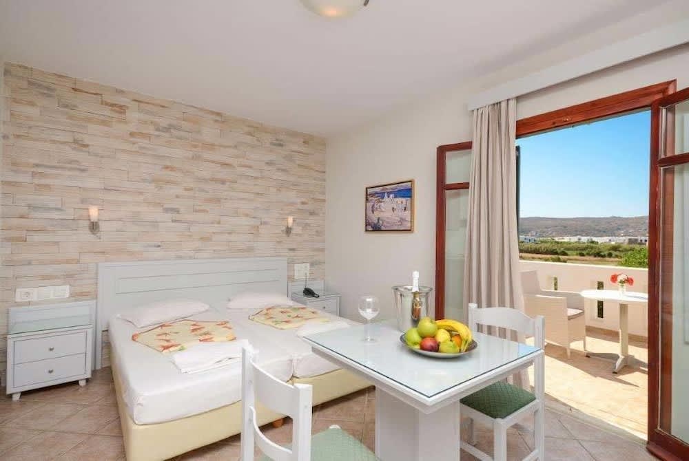 Plaka Hotel I 2