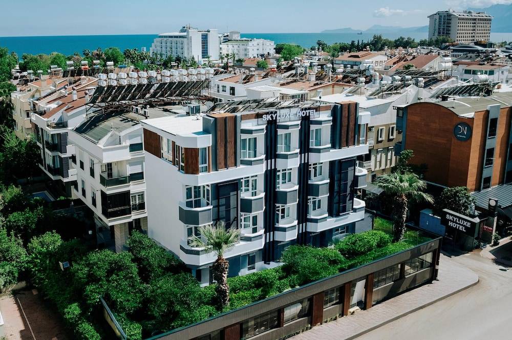 Sky Luxe Hotel Konyaaltı 1