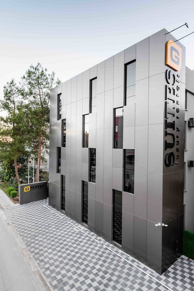 G Suites Luxury Rentals 1
