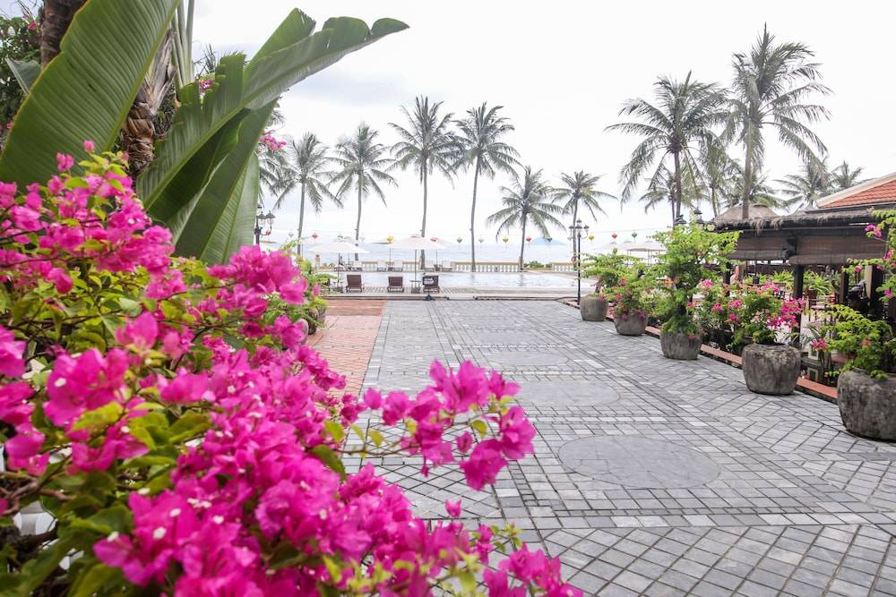Victoria Hoi An Beach Resort & Spa 2
