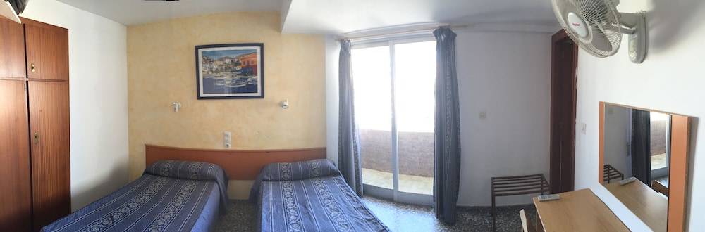 Hostal Mengual 2