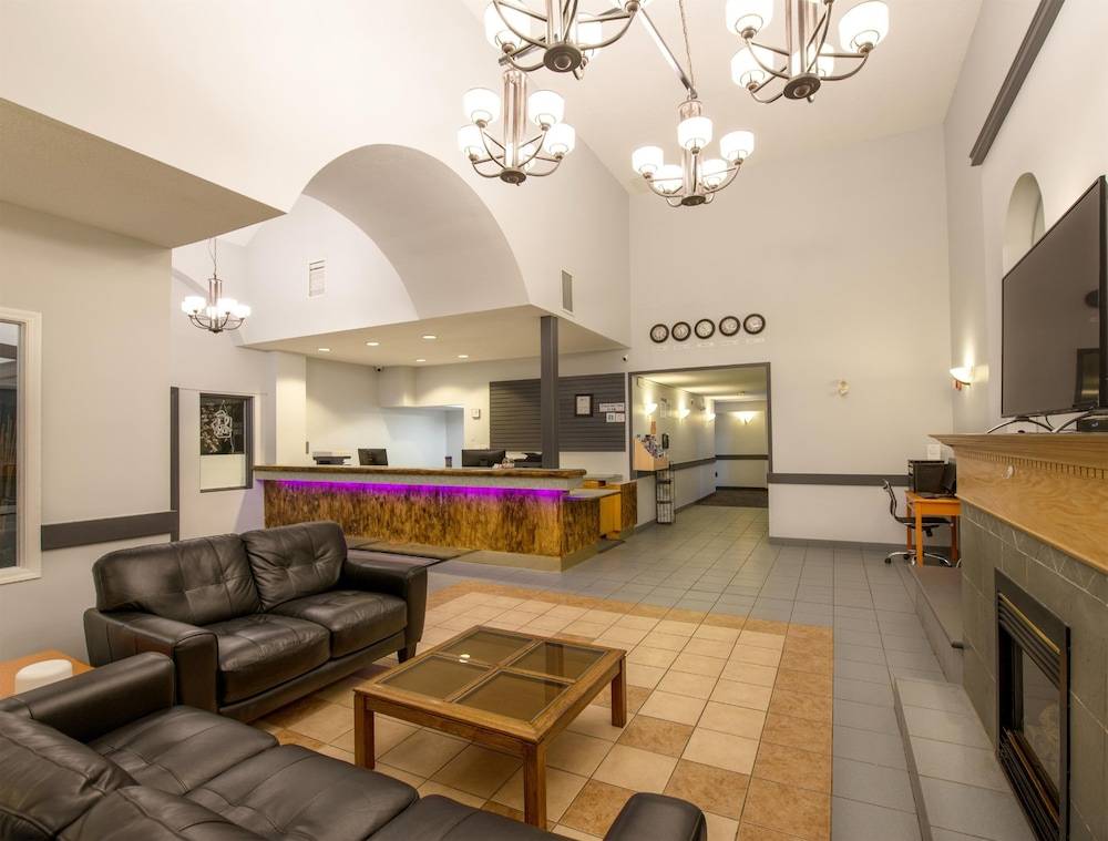 Coast Hinton Hotel 2