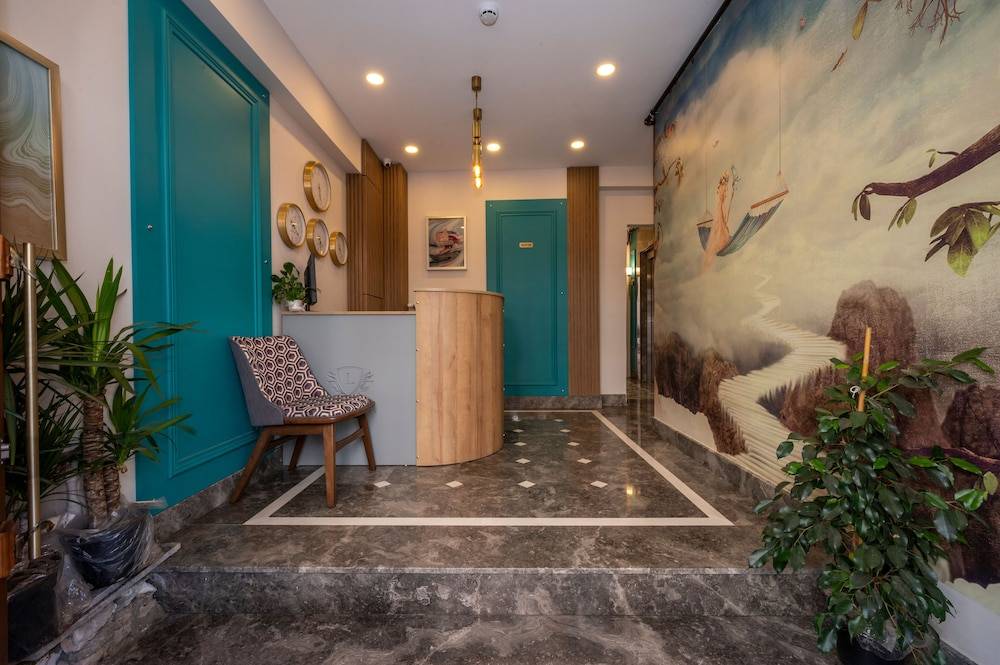 Lynda Hotel 2