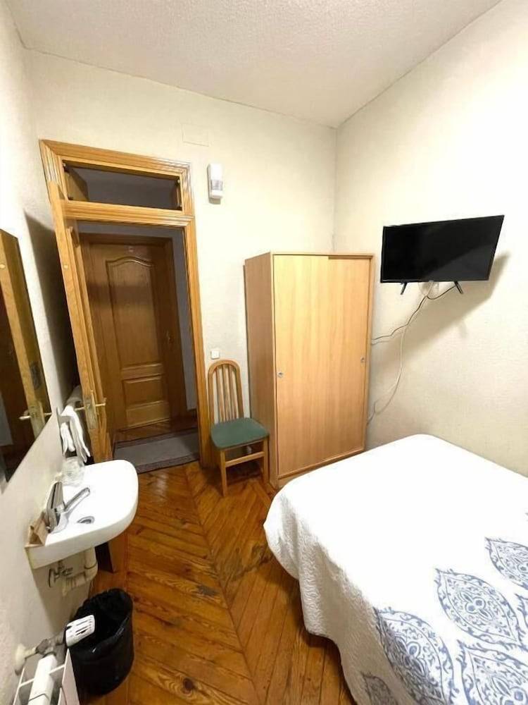 Hostal Fernández Atocha 1