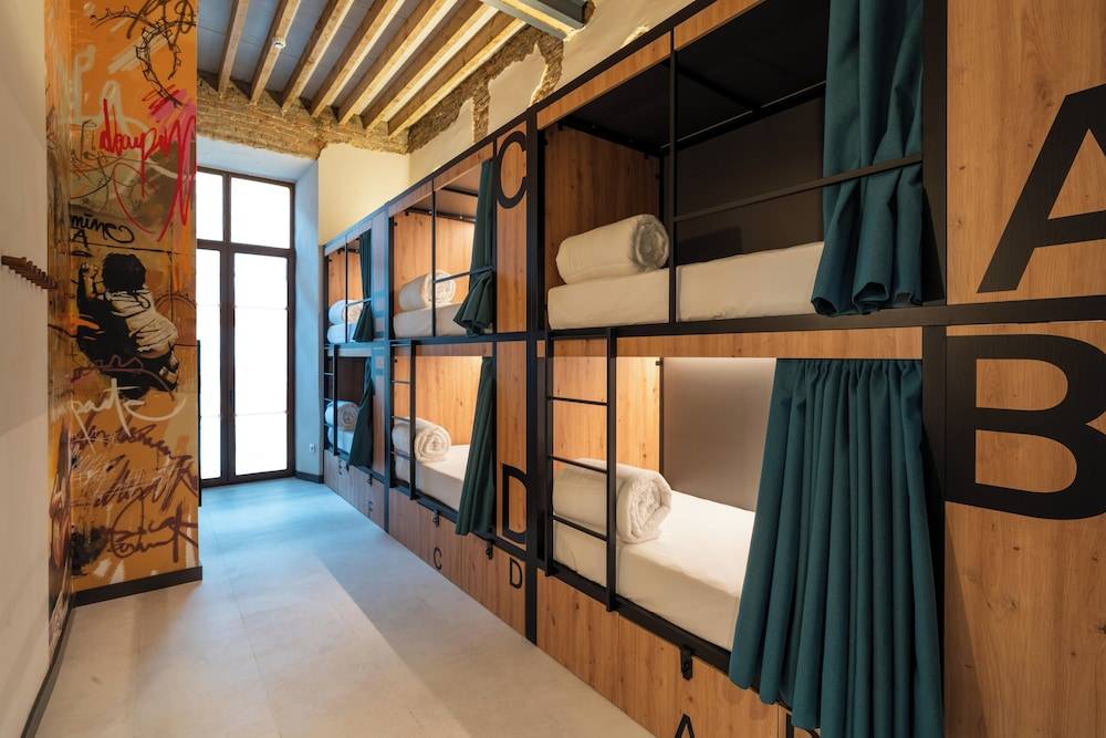 The Central House Granada Elvira Hostel 1