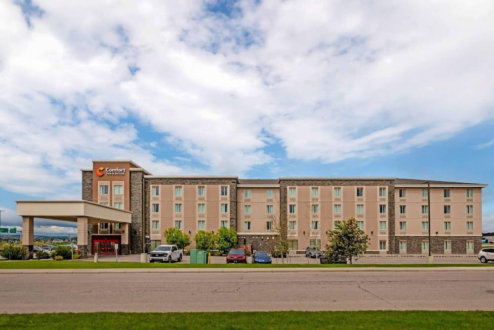 Comfort Inn & Suites Airport North 1
