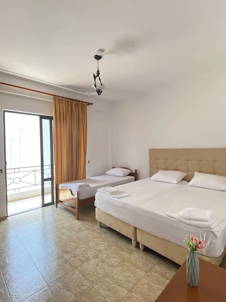 Blue Waves Hotel & Suites 2