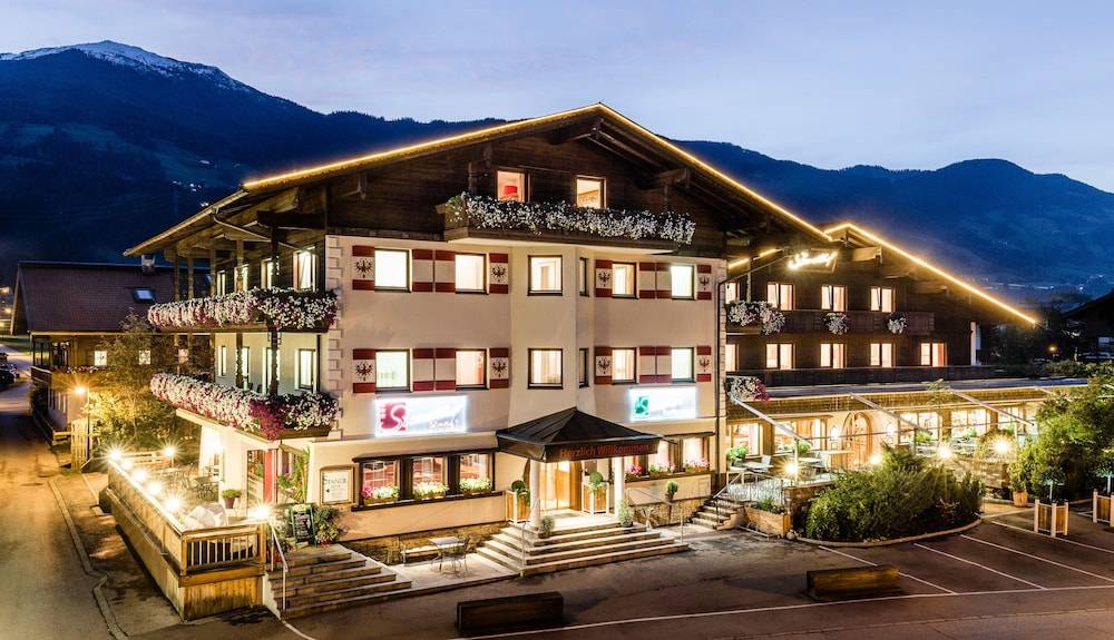 Hotel Standlhof Zillertal 1