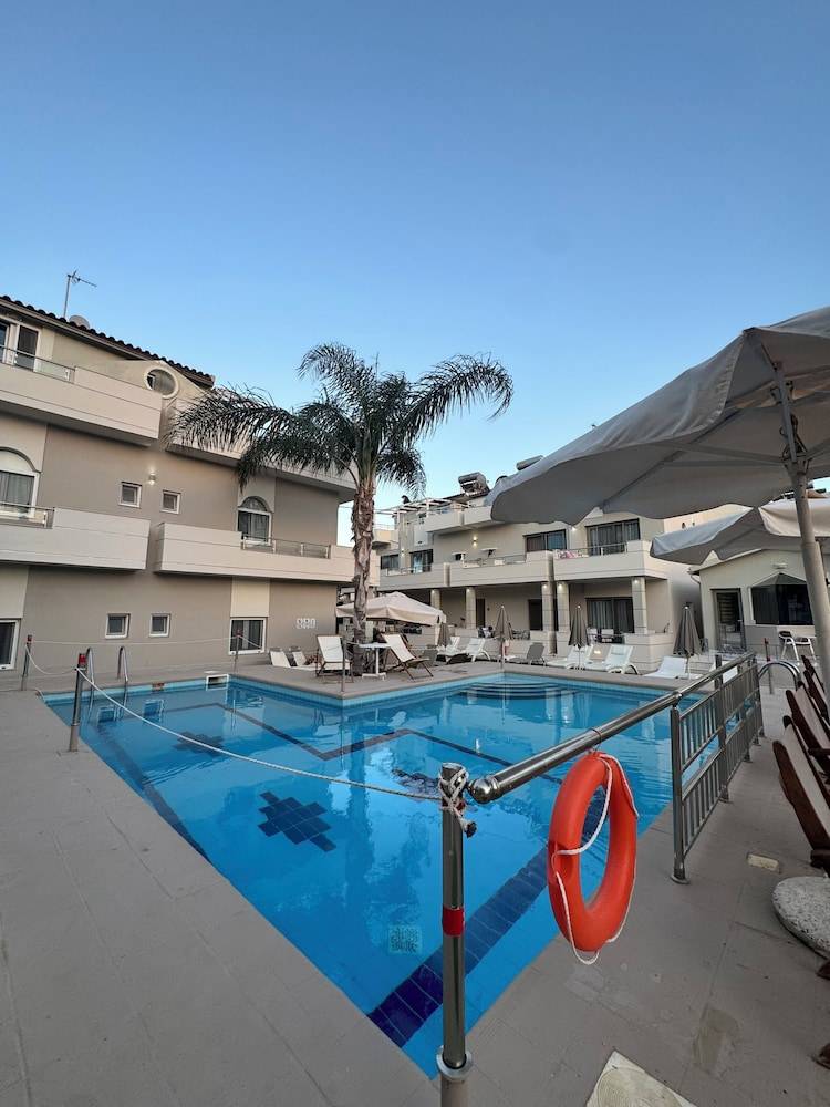 Sirena Apartments 1