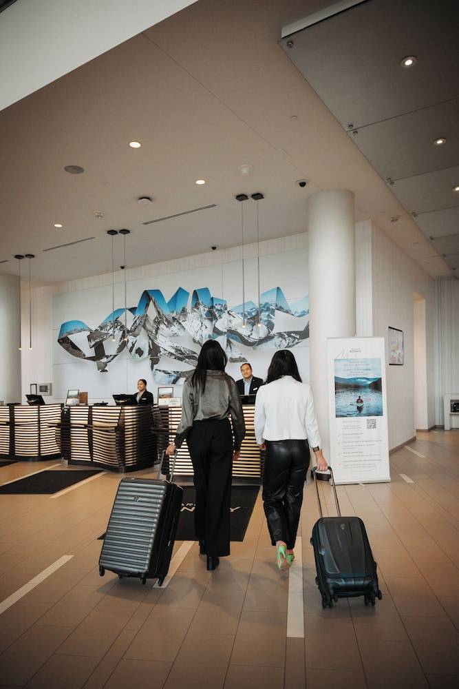 Calgary Airport Marriott In-Terminal Hotel 2