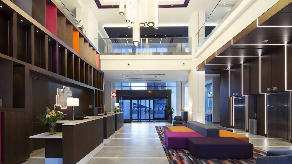 Holiday Inn & Suites MONTREAL CENTRE-VILLE OUEST by IHG 2