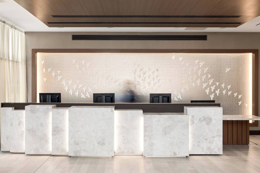 AC Hotel by Marriott Belfast 2