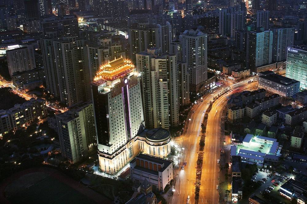 Courtyard By Marriott Shanghai Xujiahui 1