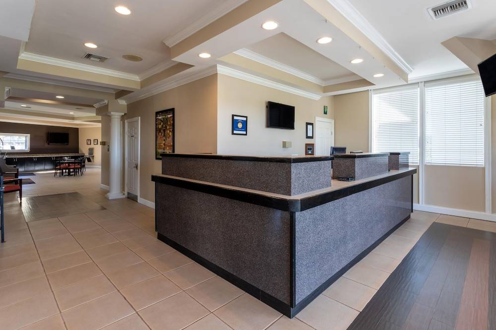 Travelodge by Wyndham Lakeland 2