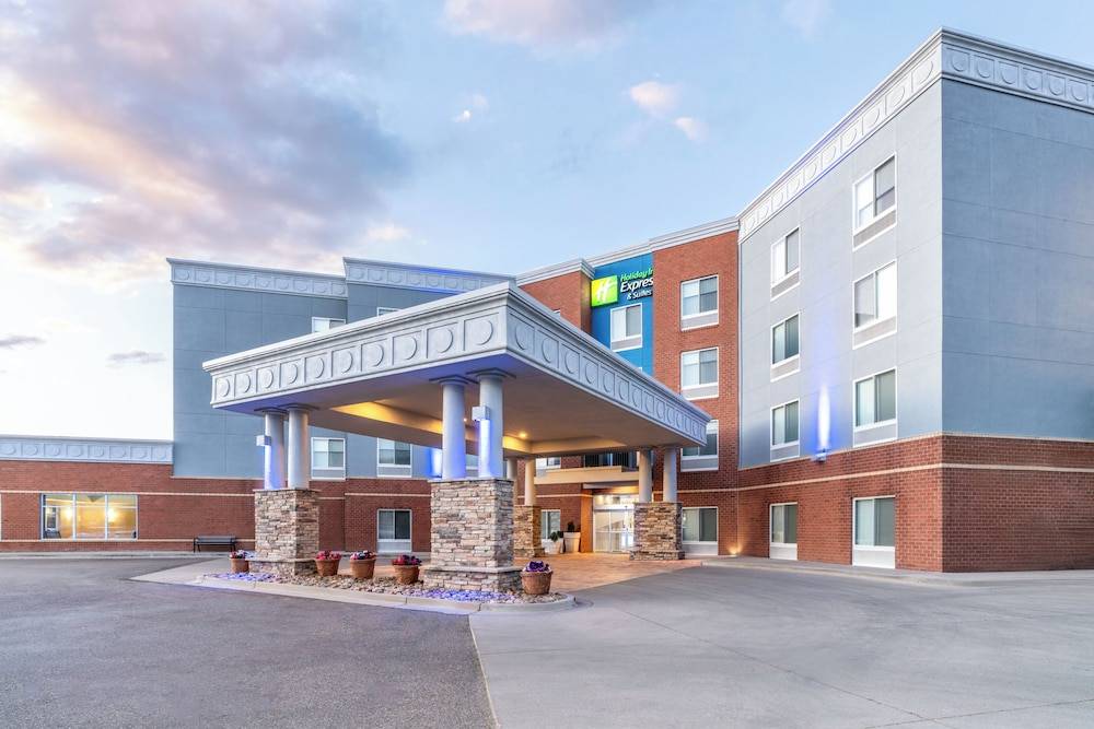 Holiday Inn Express & Suites DENVER NORTH - THORNTON by IHG 1