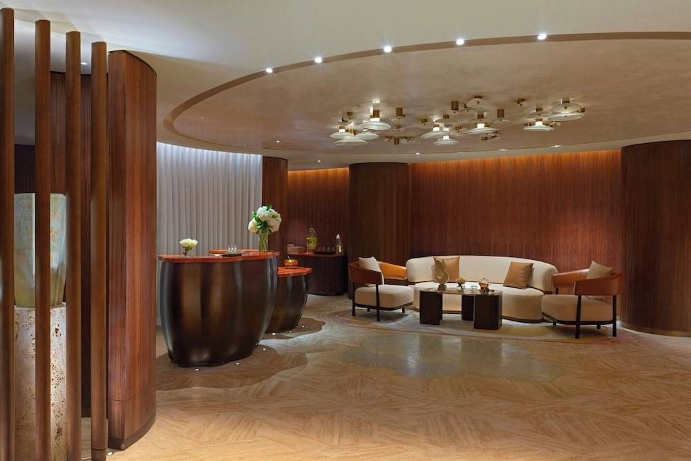 The Ritz-Carlton Abu Dhabi, Grand Canal 2