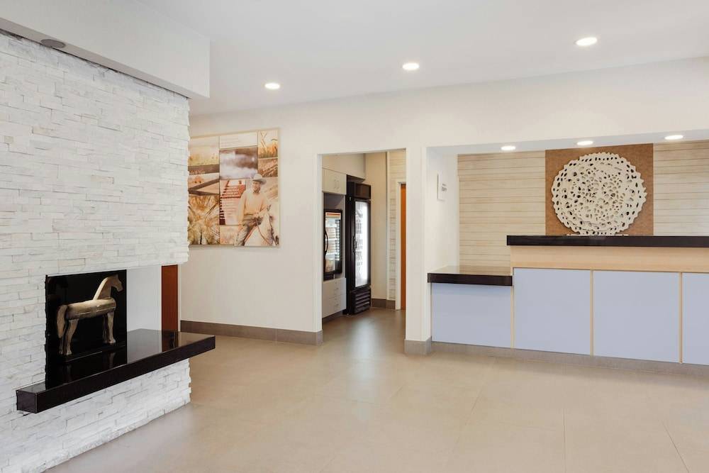 Fairfield by Marriott Inn & Suites Grand Rapids Airport 2