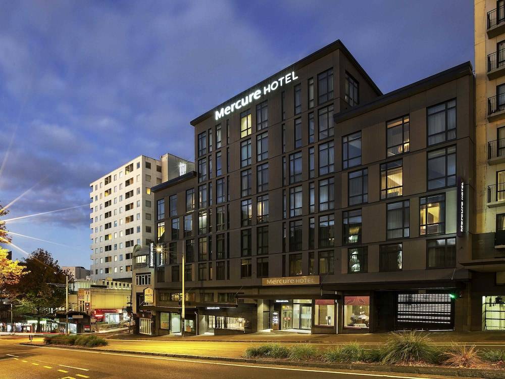 Mercure Auckland Queen Street 1