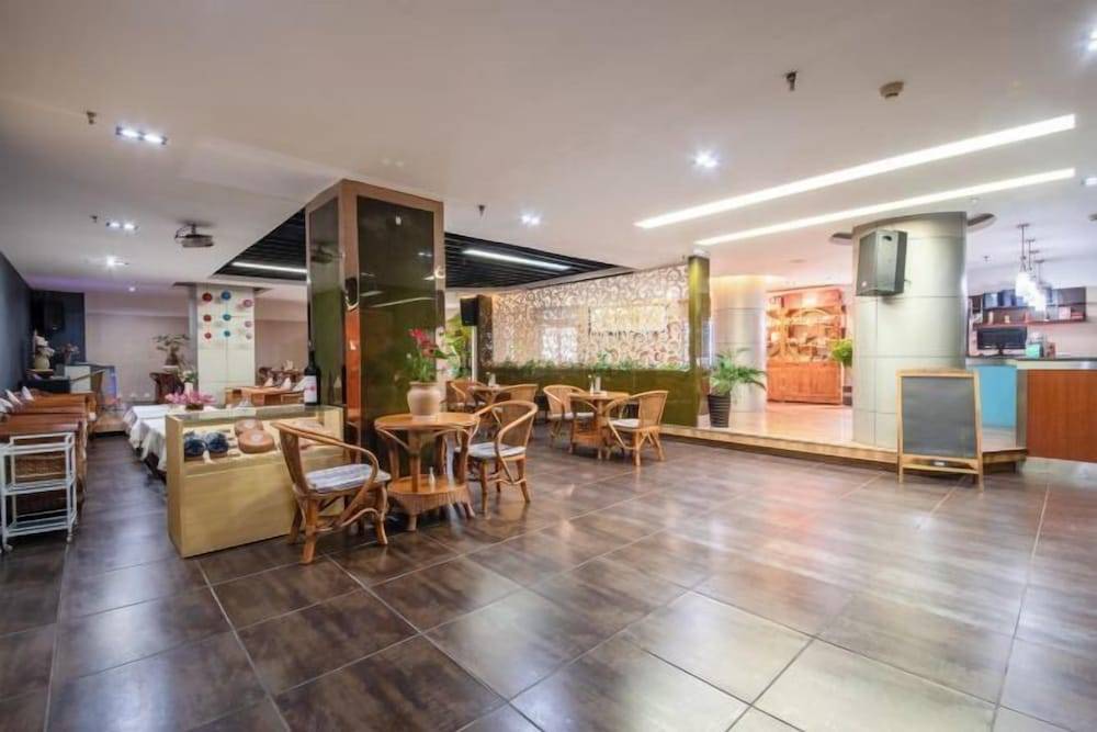 Mingdu Hotel (Kunming Jiaosanqiao Hydropower Technology Building Store) 2