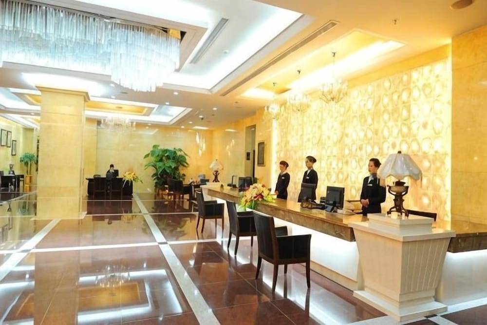 Mingdu Hotel (Kunming Jiaosanqiao Hydropower Technology Building Store) 1
