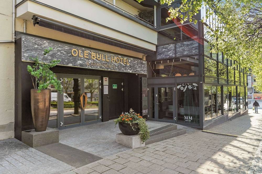 Ole Bull, Best Western Signature Collection 1