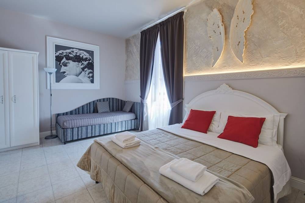 Leone X Guest House 1