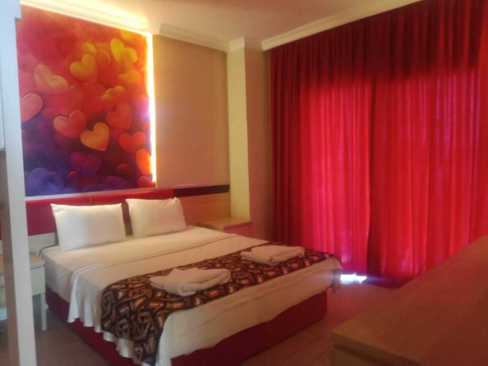 Club Bellamare Beach 2