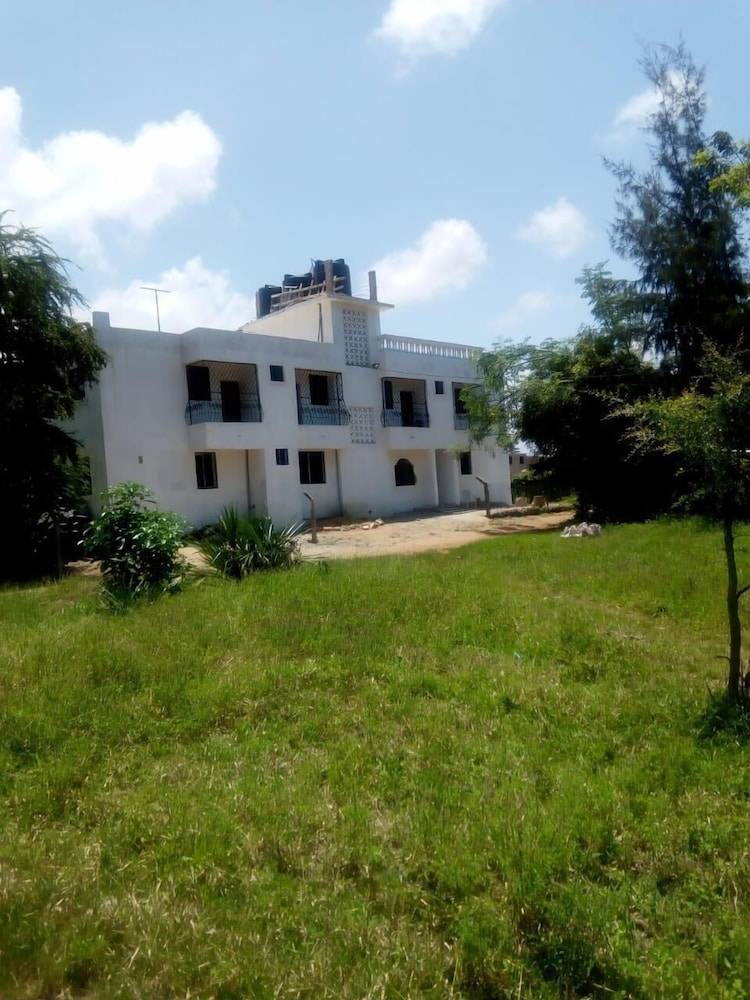 Zaradise Suites 1