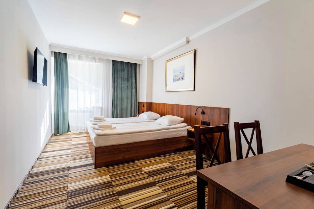 Hit Hotel 1