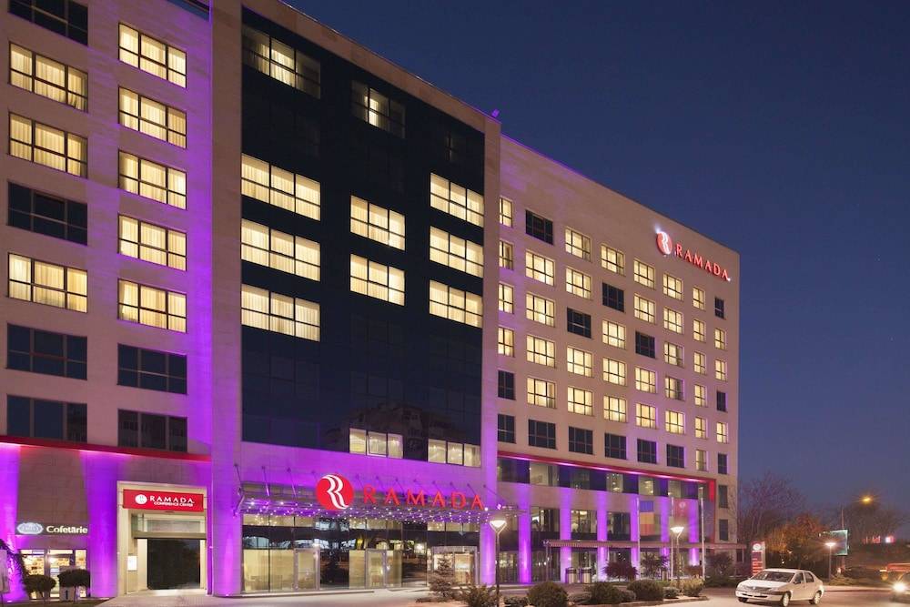 Ramada by Wyndham Pitesti 1