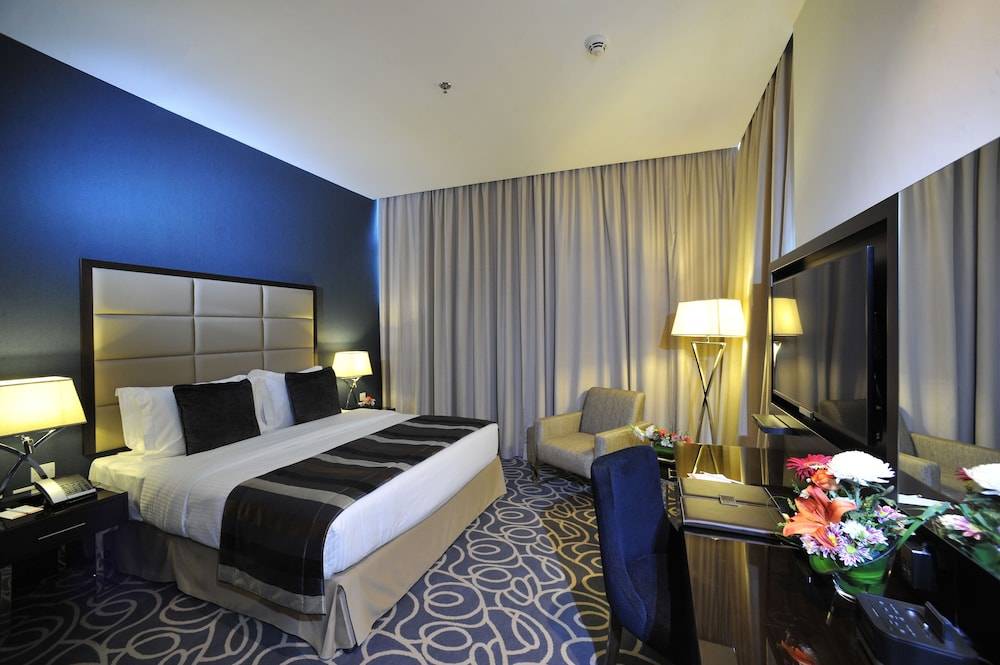 Ramada Abu Dhabi Corniche 2