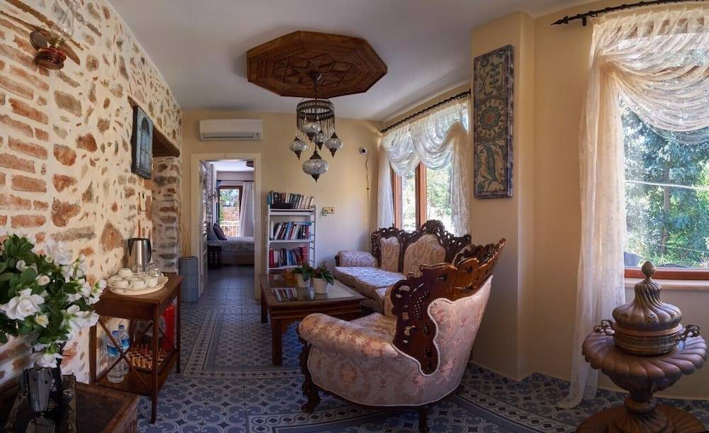 Lemon Villa Hotel 2