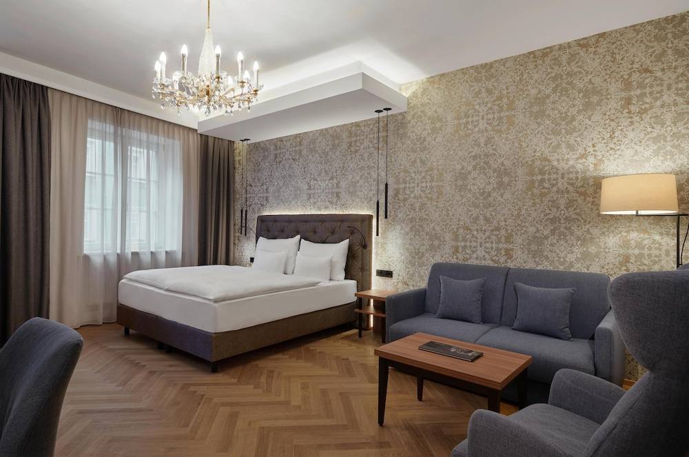 Hotel Schwarzer Adler Innsbruck 1