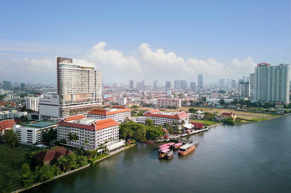 Avani Plus Riverside Bangkok Hotel 1