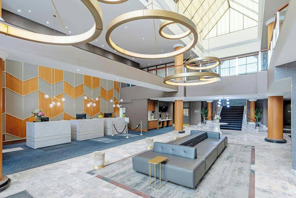 Sandman Signature Mississauga Hotel 2