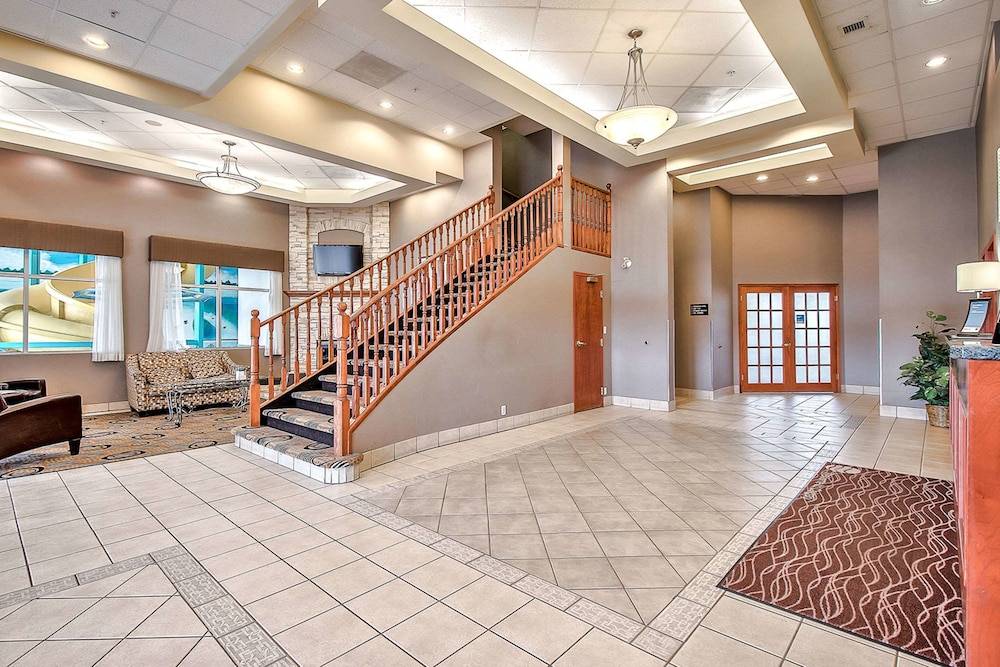 Comfort Inn & Suites South 2