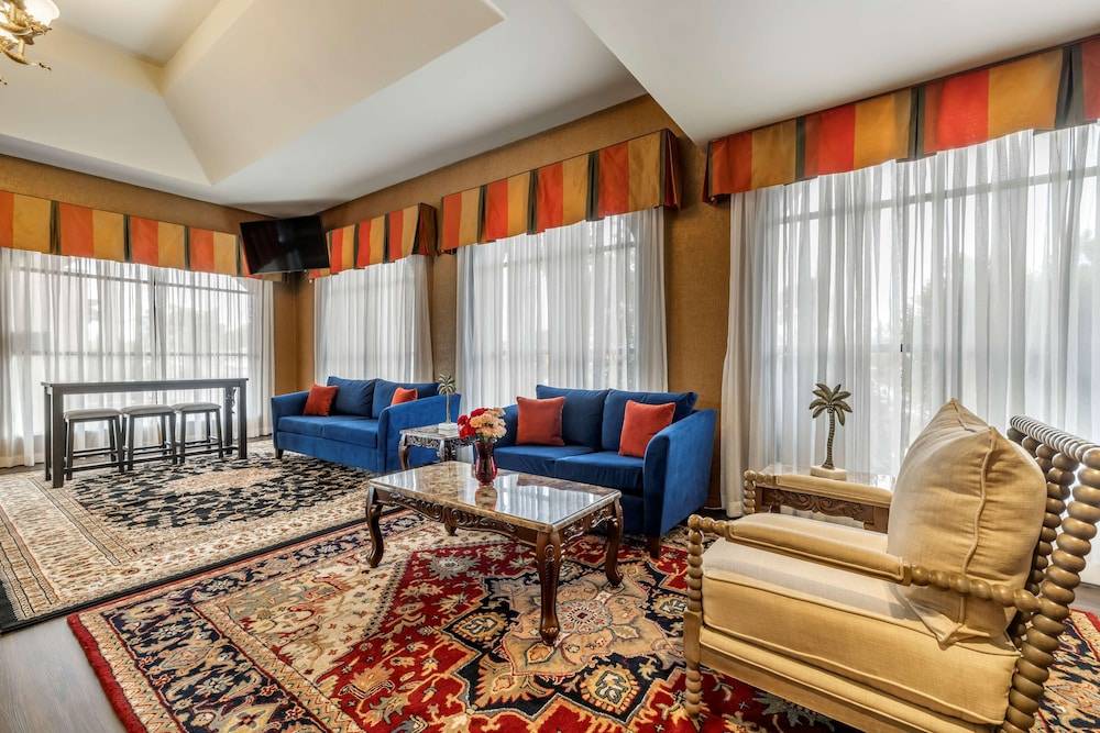 Best Western Plus South Bay Hotel 2