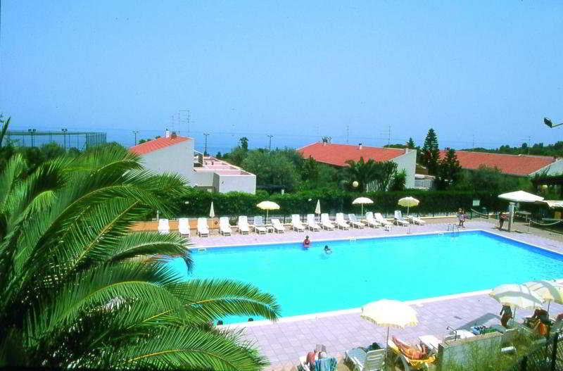 Calanica Resort 2
