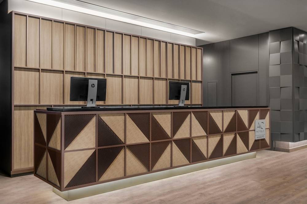 AC Hotel by Marriott Madrid Airport 2