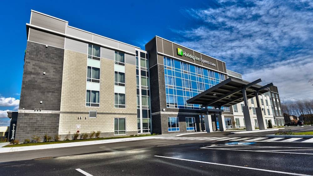 Holiday Inn Express & Suites VAUDREUIL - DORION by IHG 1