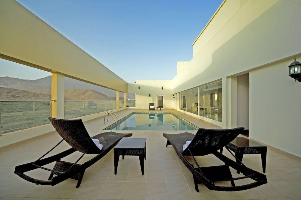 Saffron Hotel and Lounges 1