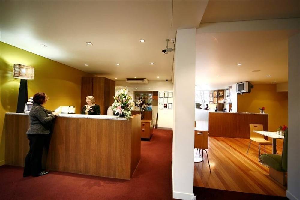Best Western Plus The Tudor Box Hill 2
