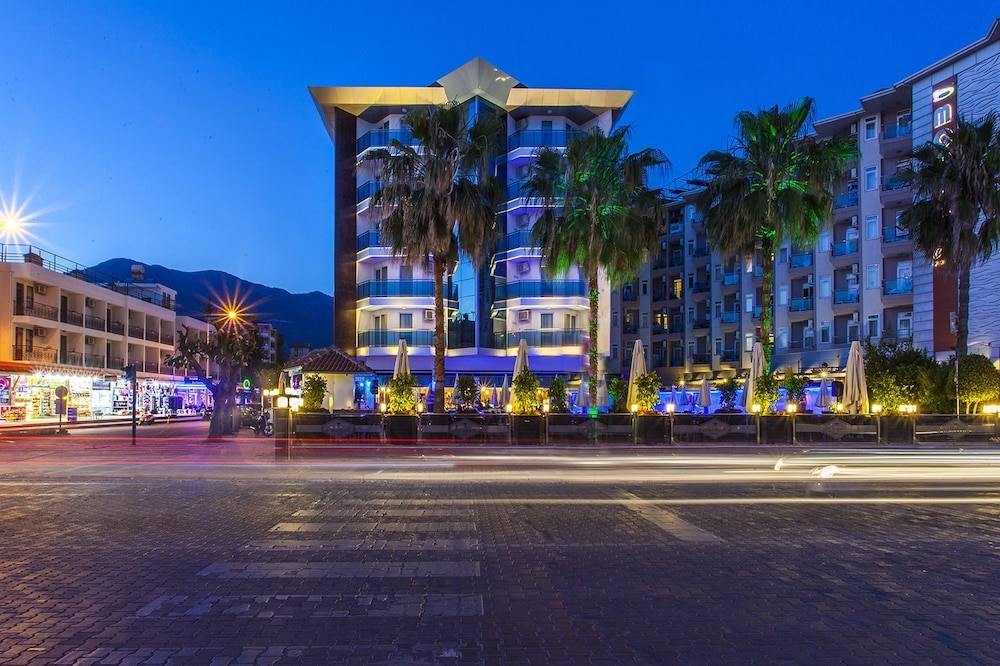 Parador Beach Hotel All Inclusive 1