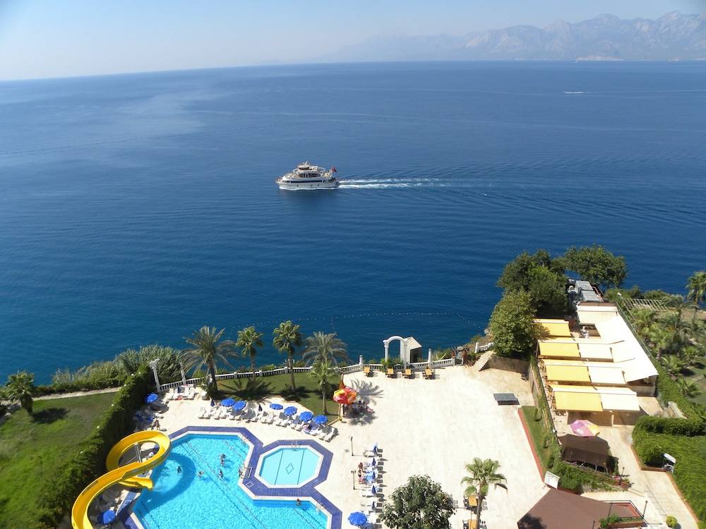 Adonis Hotel 1