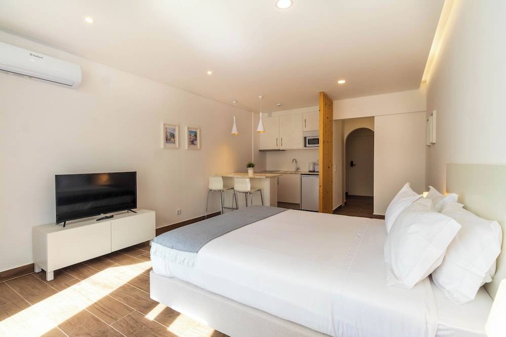 The Navigator - Ocean Heights & Residences 1