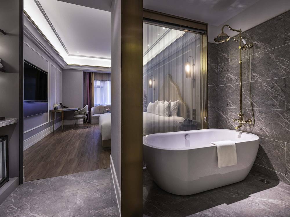 Mercure Shanghai Jiuting 2