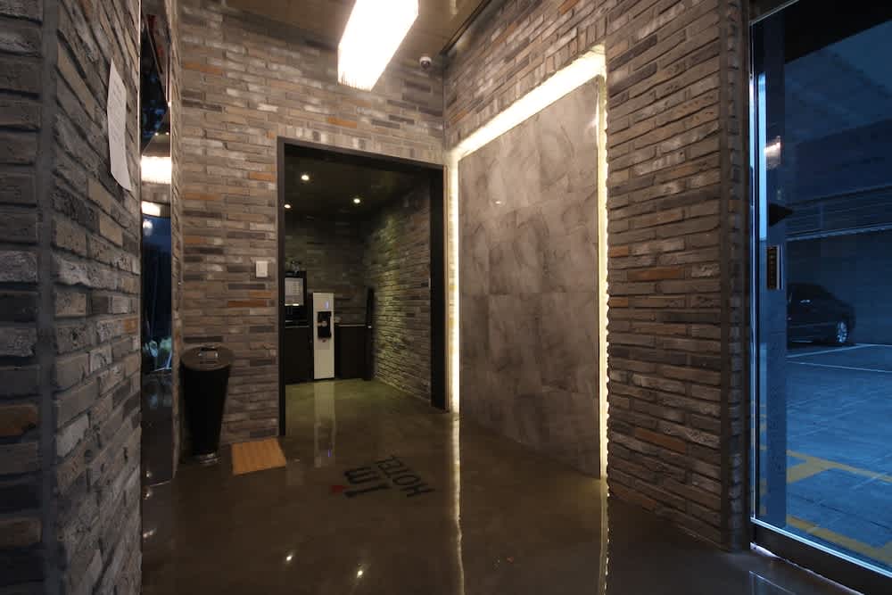H Moment Hotel in Yangsan 2