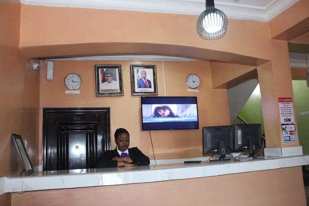 Grand Decent Hotel and Suites 1