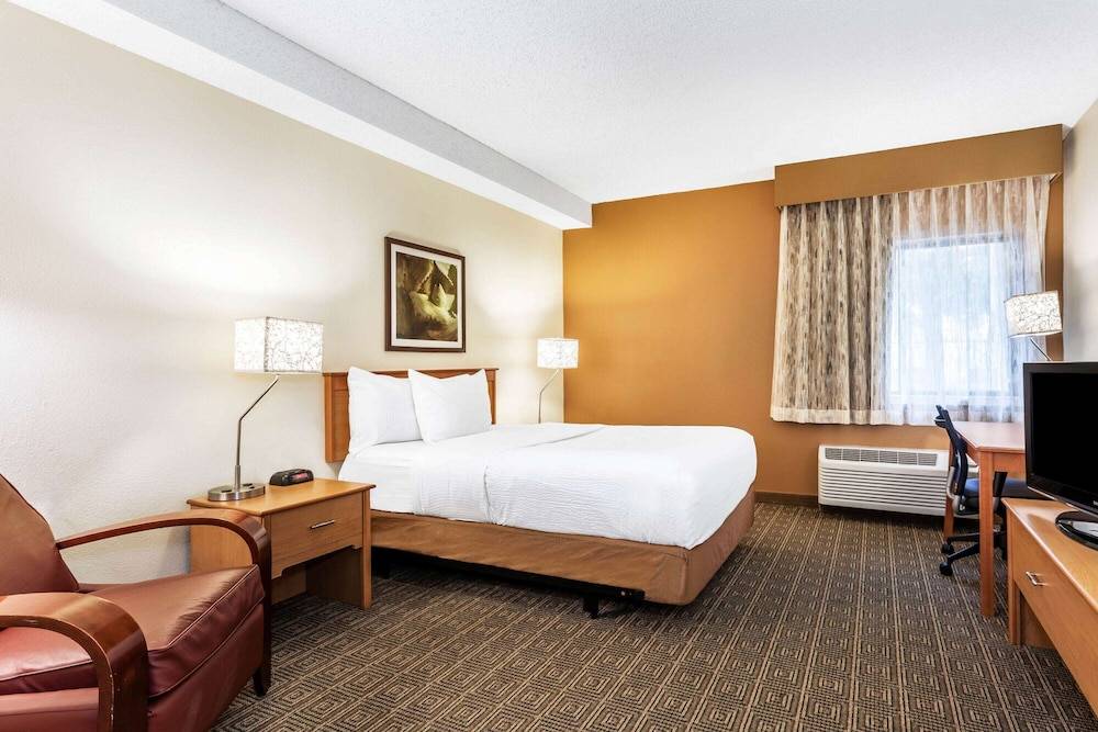 Baymont by Wyndham Orlando South 2